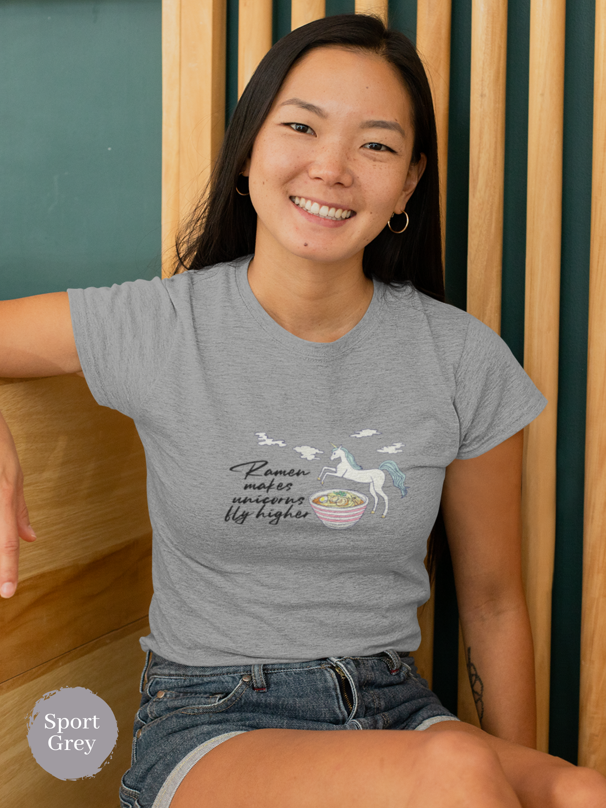 Ramen T-shirt: Ramen Makes Unicorns Fly Higher - Japanese Shirt for Foodies with Ramen Art and Unicorn Illustration