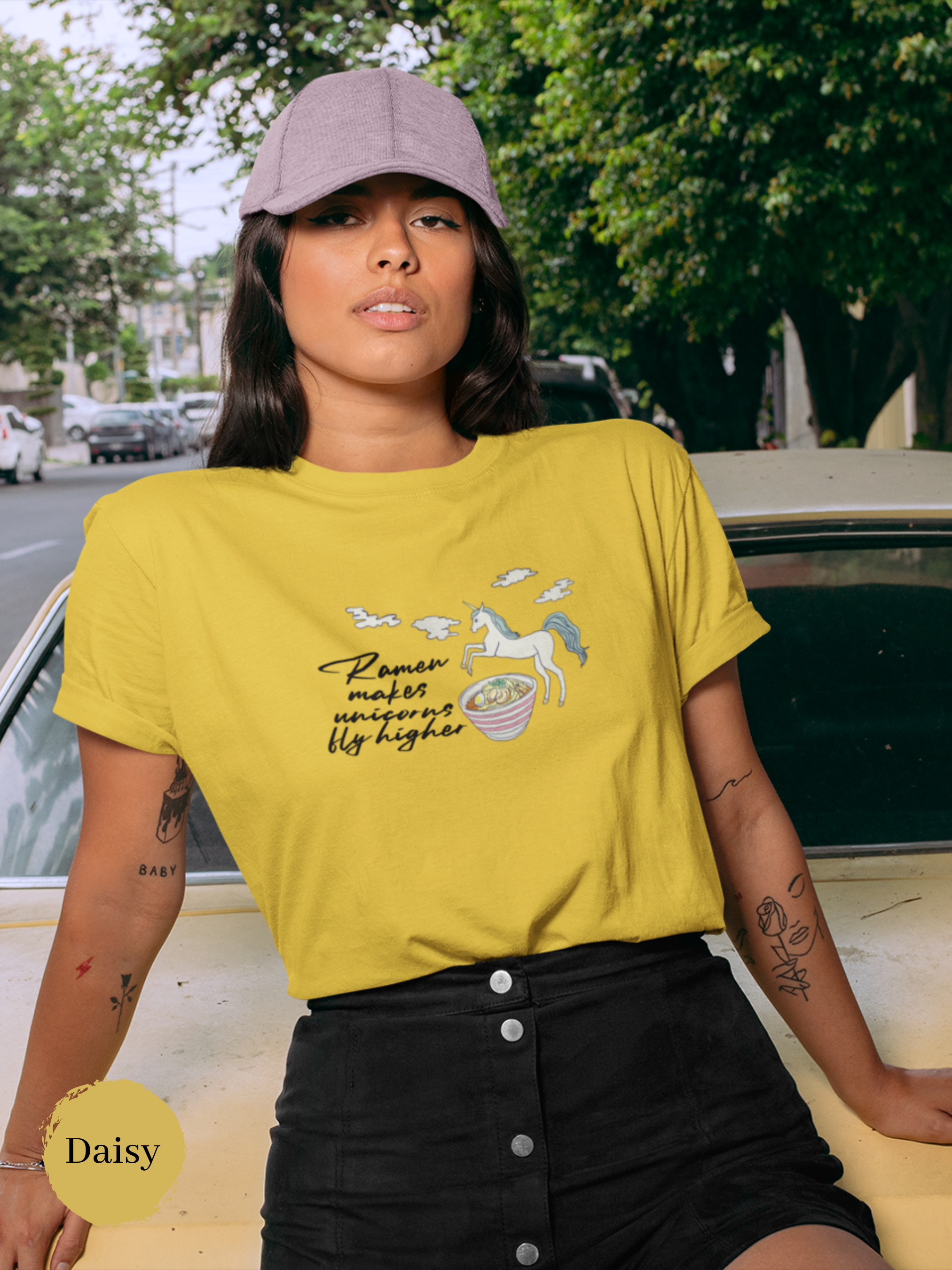 Ramen T-shirt: Ramen Makes Unicorns Fly Higher - Japanese Shirt for Foodies with Ramen Art and Unicorn Illustration