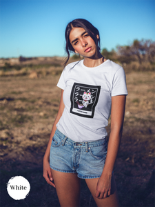 Ramen T-shirt: Lucky Cat I Love Ramen with Maneki Neko Illustration - Japanese Foodie Shirt with Ramen Art
